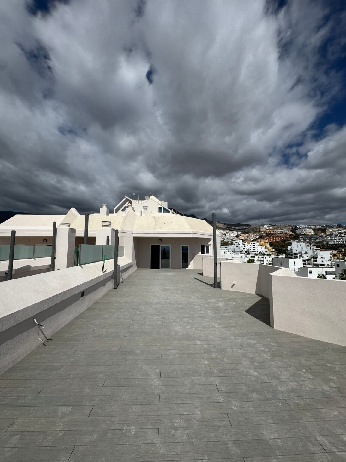 Teide Market SL servicios de reformas parciales y mantenimiento en Tenerife